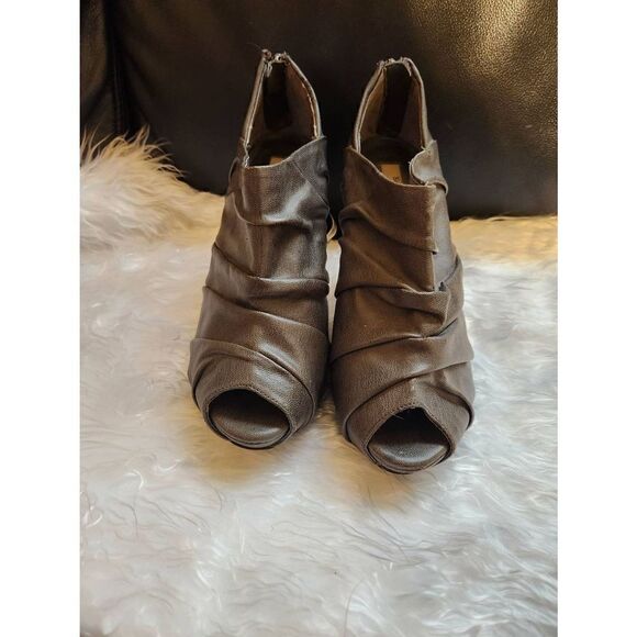 NWOT Simply Vera Wang 8.5 Grey Peep Toe 4" High Heel - Picture 2 of 8